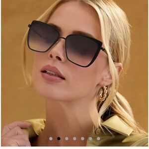 Diff Eyewear - Grace
Sunglasses - matte black grey gradient sharp sunglasses